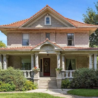 https://www.zillow.com/homedetails/741-Dunbar-St-Beecher-IL-60401/5455278_zpid/