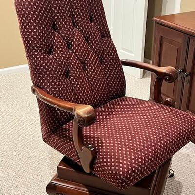 Sale Photo Thumbnail #45: vintage chair for desk with swivel bottom