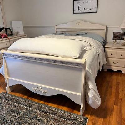 Sale Photo Thumbnail #23: Girls complete bedroom set 