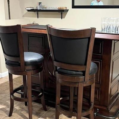 Sale Photo Thumbnail #36: Bar with stools