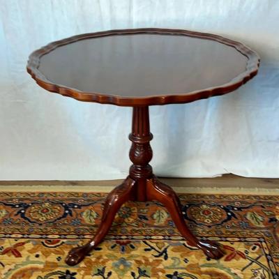 Pie Crust Style Tilt Top Tea Table