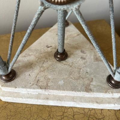 living room lamp 32 inches high x 11 wide shade 22 in.x13