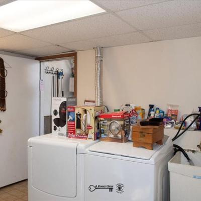 386 laundry room