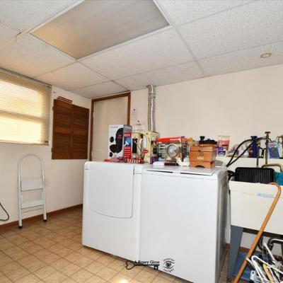 384 laundry room