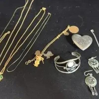 Jewelry: Gold Tone & Silver