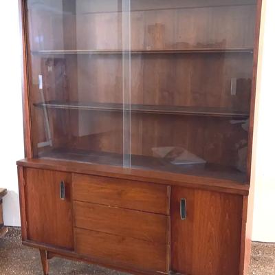 MCM China Cabinet/Hutch
