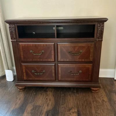 Wood Dresser
