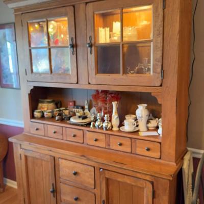 Attic Heirlooms By Broyhill China Cabinet