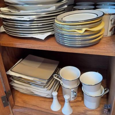 Lenox Ivory Frost Dinner Set For 10