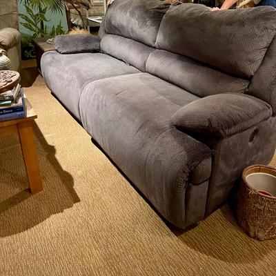 Reclining electric couch 