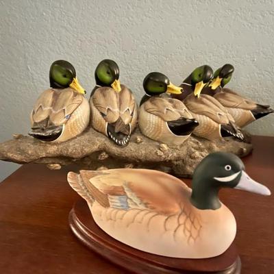Duck statues 