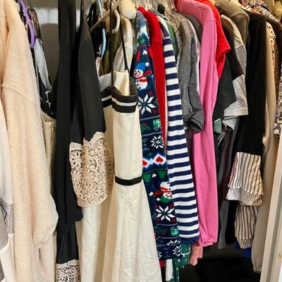 Sale Photo Thumbnail #122: Clothing 