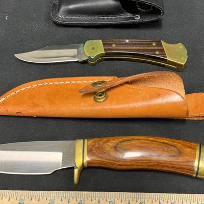 Lot 140:  Buck 192 Vanguard Fixed Blade Hunti Knife – USA Made, Wood Handle with Brass Guard