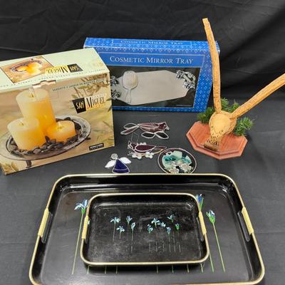 Lot 267: Miscellaneous Home Decor 