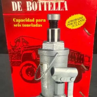 Lot 138:  Larin 6-Ton Hydraulic Bottle Jack
