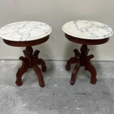 Lot 305: Pair of Italian Marble-Top Pedestal Tables
