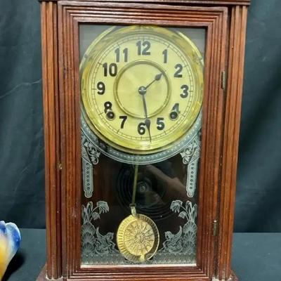 Lot 109:  Antique Seth Thomas Mantel Clock with Etched Glass and Brass Pendulum