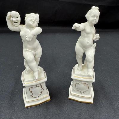 Lot 228: Hutschenreuther Kunstabteilung Selb pieces from Germany