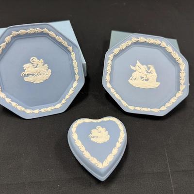 Lot 226: Wedgwood Small Trays And Trinket Box