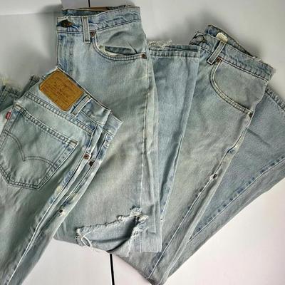 Vintage Levi’s 505 Distressed Jeans (3) - Size 33x32 - Lot 1 