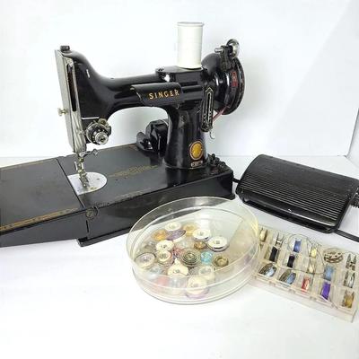 Vintage Singer Featherweight 221 Portable Sewing Machine with Accessories, #AL711006