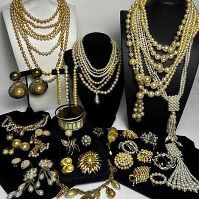 Vintage Style Costume Pearl Jewelry 