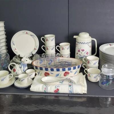Lenox Poppies On Blue Chinastone Dinnerware 