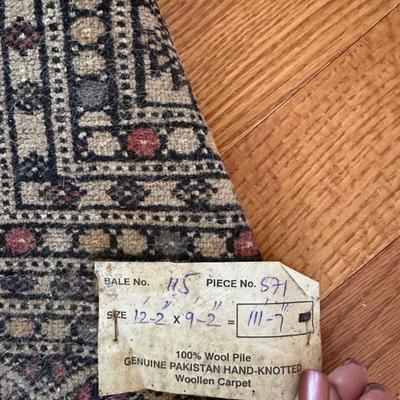 Sale Photo Thumbnail #7: Beautiful hand knotted rug Pakistani Wool 12 x 9