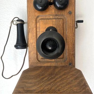 Antique Kellogg Hand Crank Wall Telephone