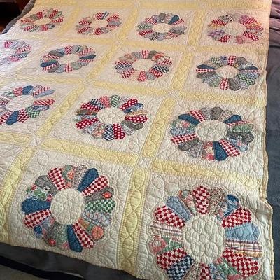 Handmade Dresden Plate Quilt