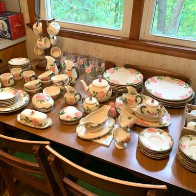 Sale Photo Thumbnail #108: Vtg. Franciscan Desert Rose dinnerware