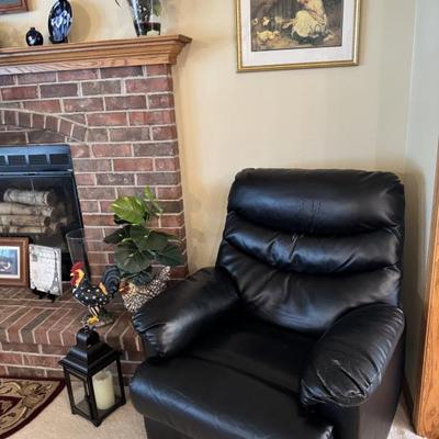 Sale Photo Thumbnail #20: Lift chair 