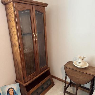 Sale Photo Thumbnail #37: Gun cabinet 