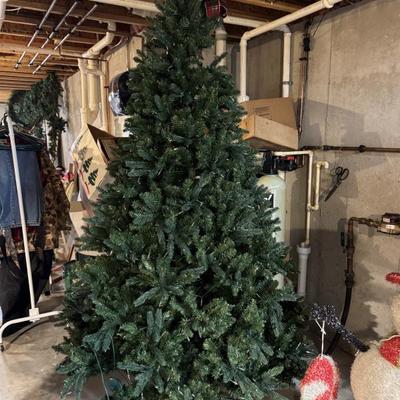 Sale Photo Thumbnail #148: Huge Christmas tree 