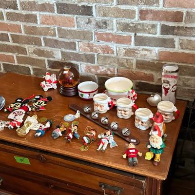 Sale Photo Thumbnail #40: Misc Christmas items.  Checkout the winking Santas