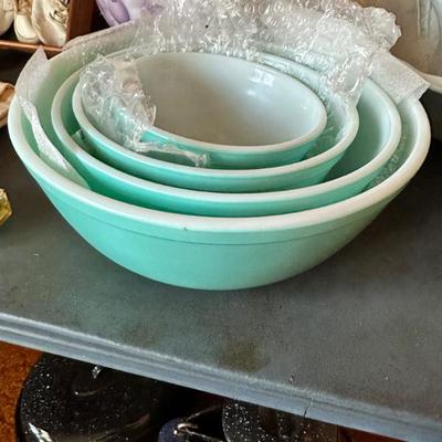 Sale Photo Thumbnail #39: Pyrex Brand new 
