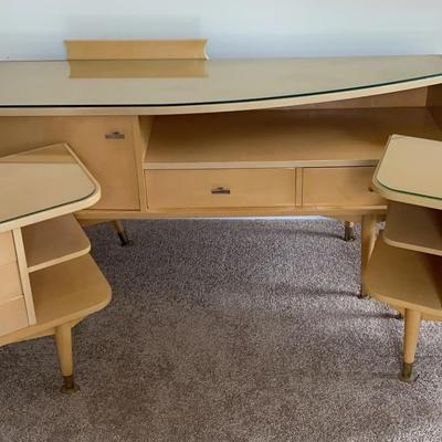 Blonde Mid-Century Modern Vanity with Matching End Tables & Mirror