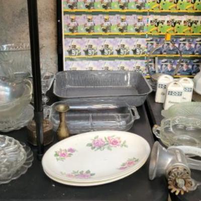 Sale Photo Thumbnail #46: Vintage glassware