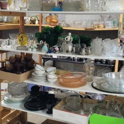 Sale Photo Thumbnail #159: Glassware