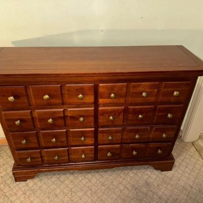 8 Drawer Dresser