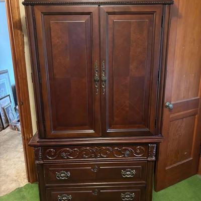TV Cabinet/Armoire