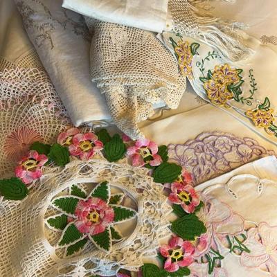 Vintage Embroidered Table And Home Decor Linen Pieces 
