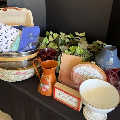 Decor! Vases, Artificial Plant, Baskets, Decorative Bowl, Signs, Etc