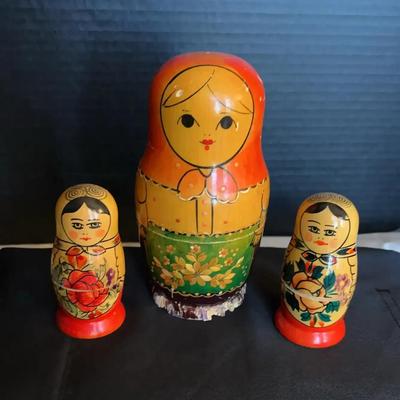 Set Of 3 Russian Nesting Dolls