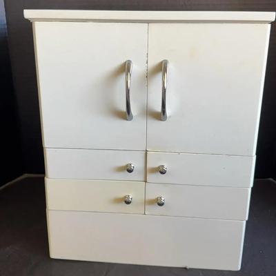 White Makeup Box - Compartments for everything and a mirror