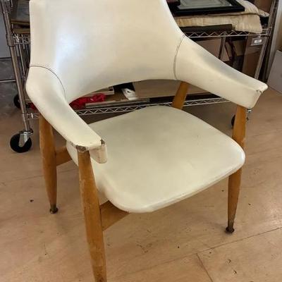 Slyter white leather chair for repair