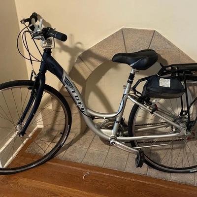 Trek multitrack 7000 women s step thru bike