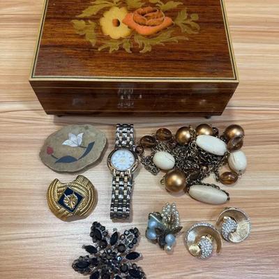 Reuge music box to life"
