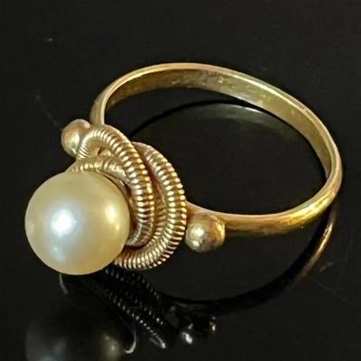 14K Yellow Gold Genuine Cultured Pearl Ring