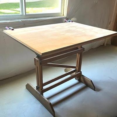 Adjustable Drafting Table
